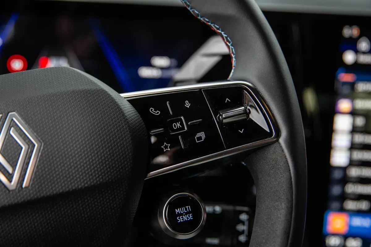 1.2 E-Tech full hybrid 200 esprit Alpine , HUD, Harman Kardon, Sfeerverlichting, Carplay, Adap. cruise, Kleur mat!