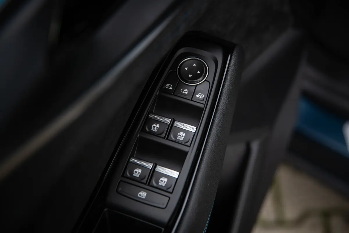 1.2 E-Tech full hybrid 200 esprit Alpine , HUD, Harman Kardon, Sfeerverlichting, Carplay, Adap. cruise, Kleur mat!