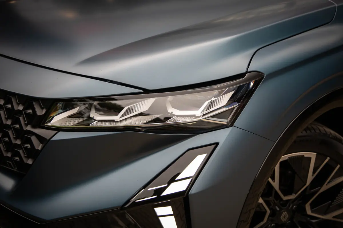 1.2 E-Tech full hybrid 200 esprit Alpine , HUD, Harman Kardon, Sfeerverlichting, Carplay, Adap. cruise, Kleur mat!