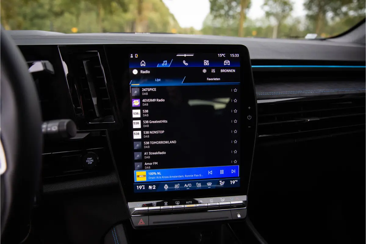 1.2 E-Tech full hybrid 200 esprit Alpine , HUD, Harman Kardon, Sfeerverlichting, Carplay, Adap. cruise, Kleur mat!