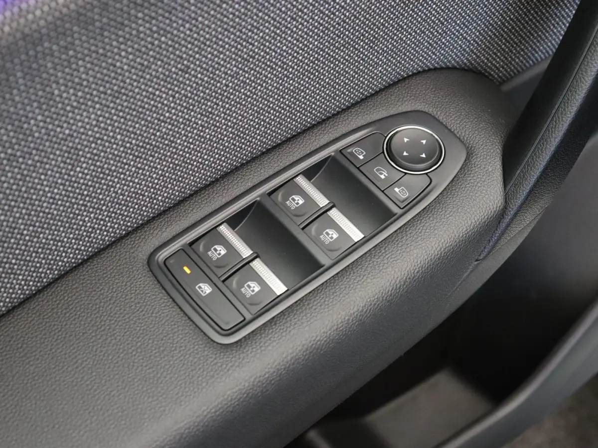 1.0 TCe 90 techno | Google Navigatie | Stoel en Stuurverwaring | Climate Control |