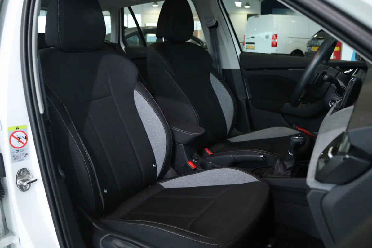 1.0 TSI Selection | Apple Carplay/Android Auto|telefoonintegratie premium | Cruise control | Dimlichten automatisch