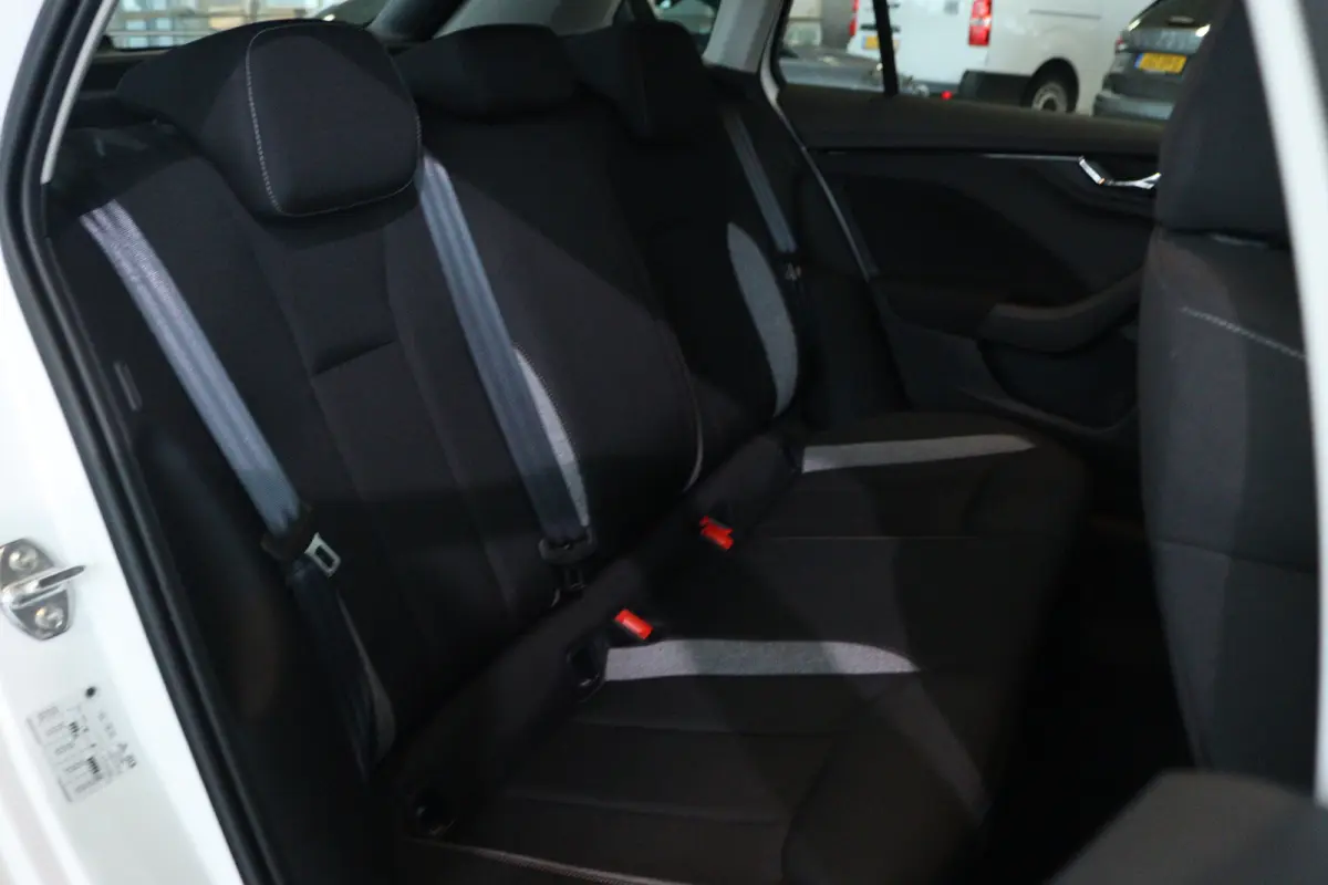 1.0 TSI Selection | Apple Carplay/Android Auto|telefoonintegratie premium | Cruise control | Dimlichten automatisch