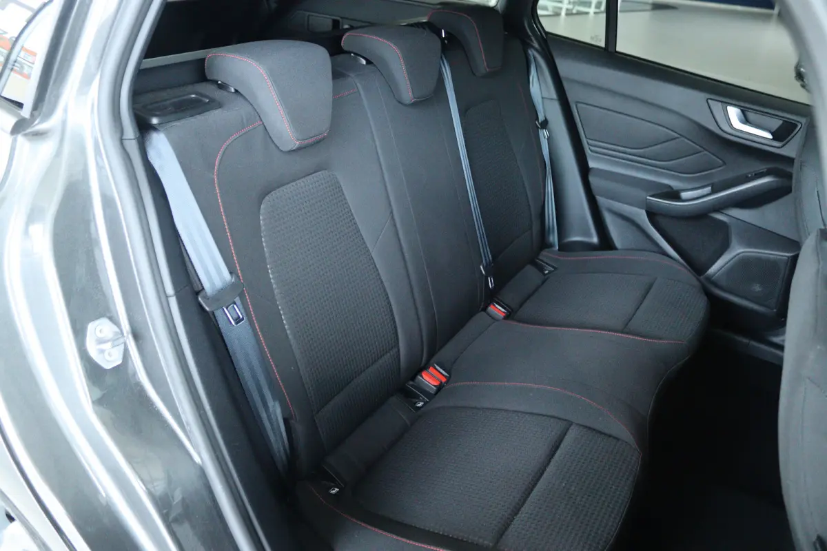 1.0 EcoBoost Hybrid ST Line | Cruise Control | Stoel+Stuurverwarming | Carplay | Navi | LED | Climate