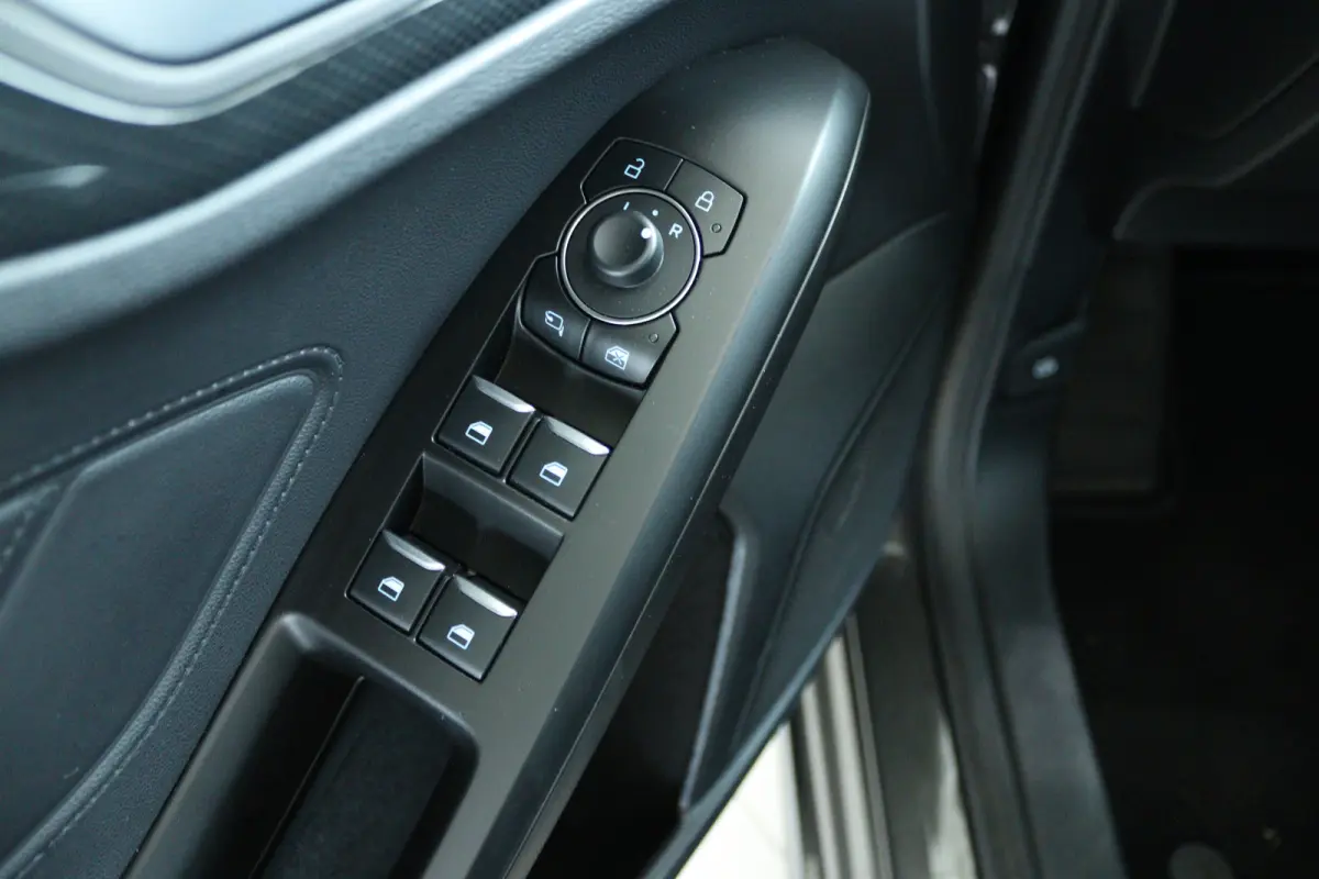 1.0 EcoBoost Hybrid ST Line | Cruise Control | Stoel+Stuurverwarming | Carplay | Navi | LED | Climate