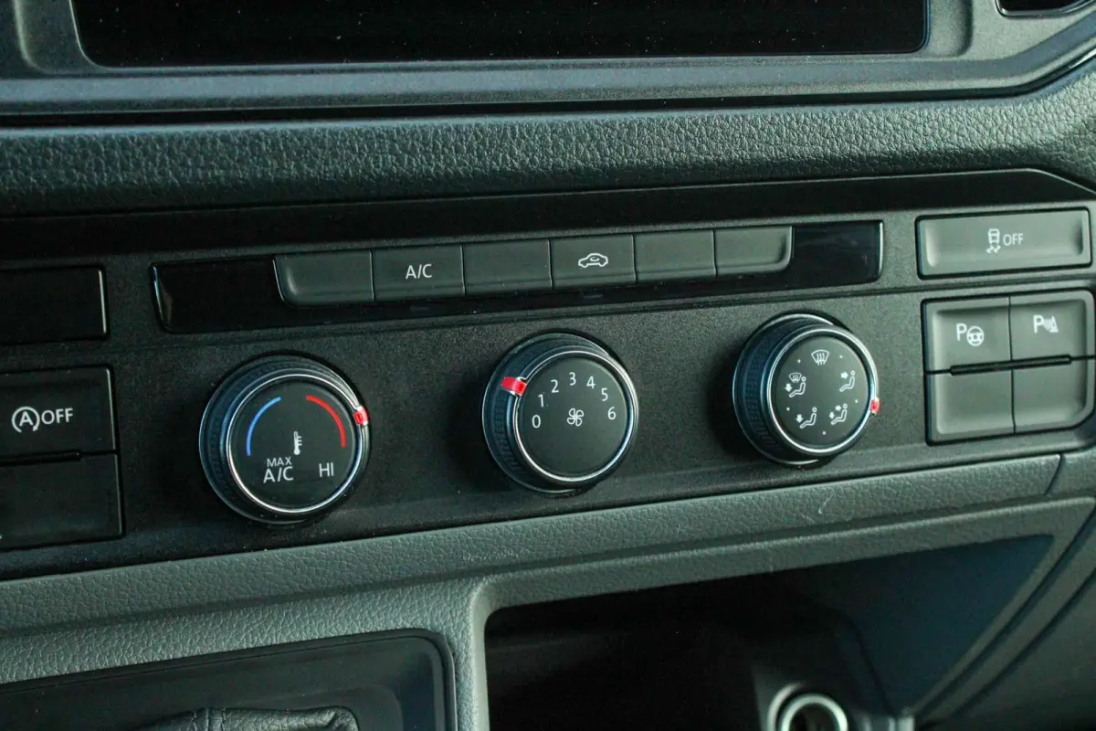 35 2.0 TDI 140pk AUT L3H3 Comfortline | Trekhaak | Achteruitrijcamera | Navigatie | Verwarmbare Voorruit | Cruise Control