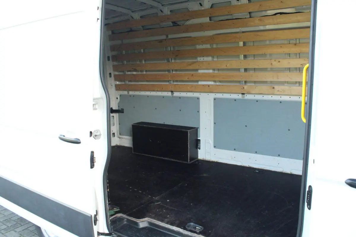 35 2.0 TDI 140pk AUT L3H3 Comfortline | Trekhaak | Achteruitrijcamera | Navigatie | Verwarmbare Voorruit | Cruise Control