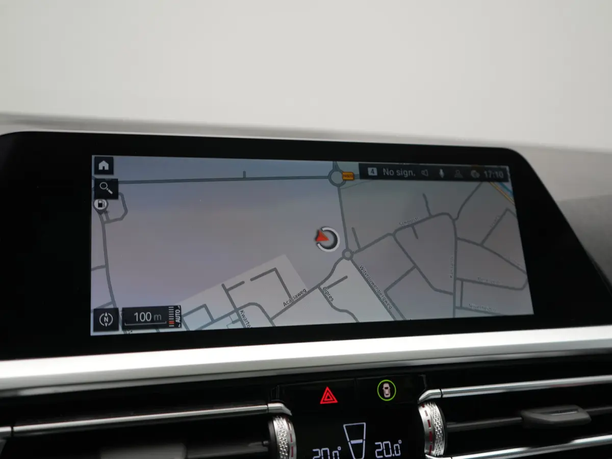 320i M Sport Perfomance Parts 184pk | Panodak | Adaptive Cruise | Laser LED | Sportuitlaat Kleppen Besturing | Lederen Sportstoelen Verwarmd | Sfeerverlichting | Apple Carplay | 20"L.M | Nav