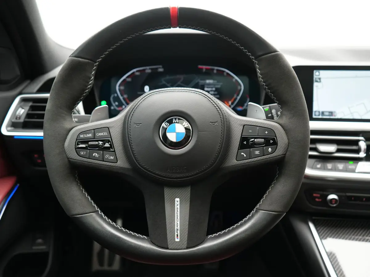 320i M Sport Perfomance Parts 184pk | Panodak | Adaptive Cruise | Laser LED | Sportuitlaat Kleppen Besturing | Lederen Sportstoelen Verwarmd | Sfeerverlichting | Apple Carplay | 20"L.M | Nav