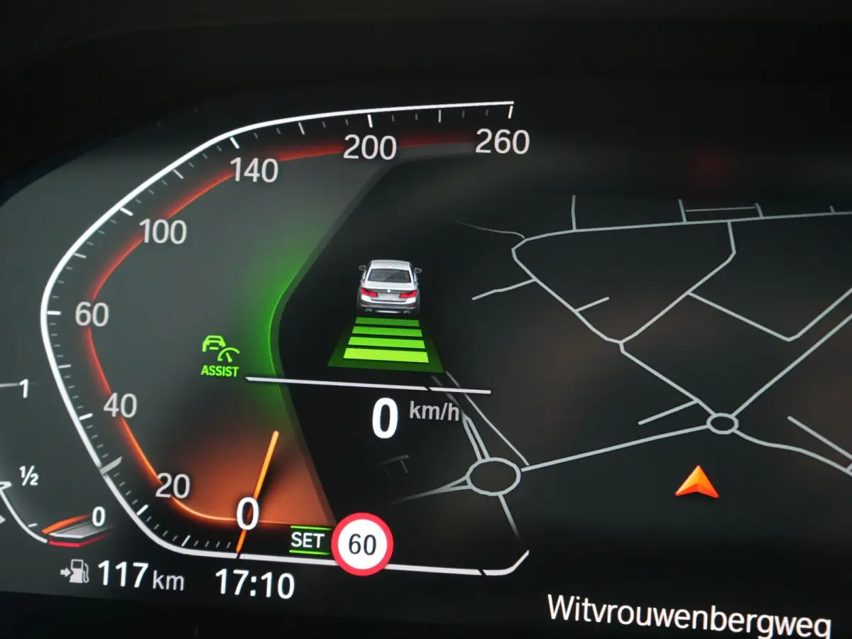 320i M Sport Perfomance Parts 184pk | Panodak | Adaptive Cruise | Laser LED | Sportuitlaat Kleppen Besturing | Lederen Sportstoelen Verwarmd | Sfeerverlichting | Apple Carplay | 20"L.M | Nav