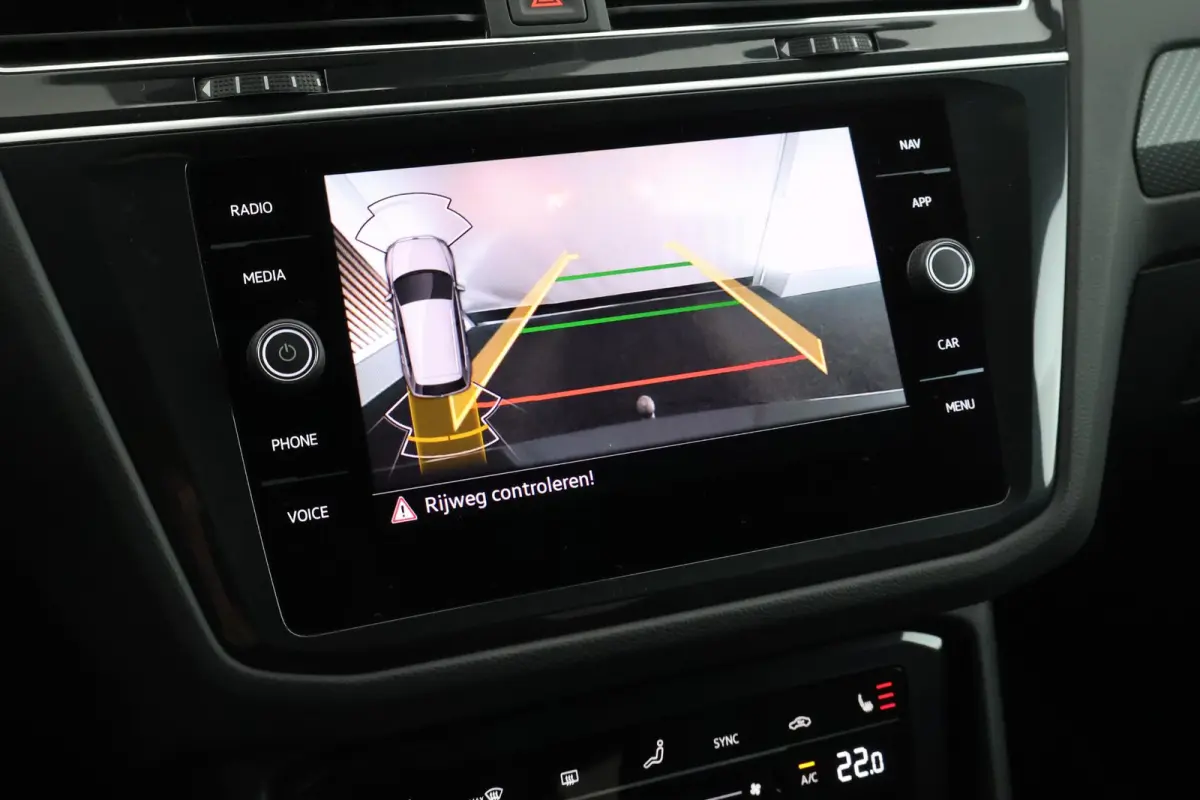 1.4 TSI 245pk eHybrid R-Line Business Black Style Trekhaak Camera Keyless Stoelverwarming Virtual Cockpit Navigatie Panoramadak