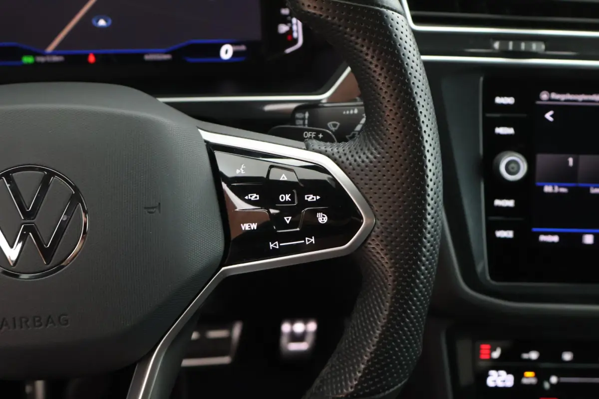1.4 TSI 245pk eHybrid R-Line Business Black Style Trekhaak Camera Keyless Stoelverwarming Virtual Cockpit Navigatie Panoramadak