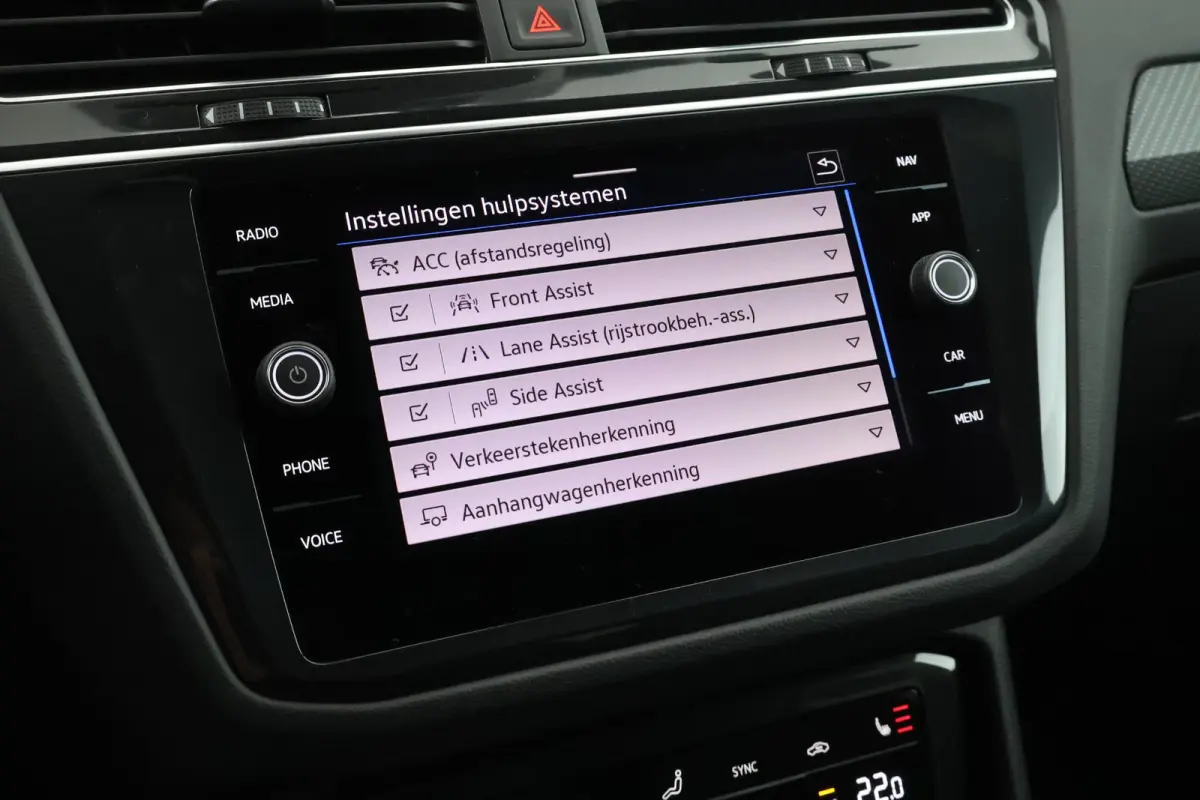 1.4 TSI 245pk eHybrid R-Line Business Black Style Trekhaak Camera Keyless Stoelverwarming Virtual Cockpit Navigatie Panoramadak