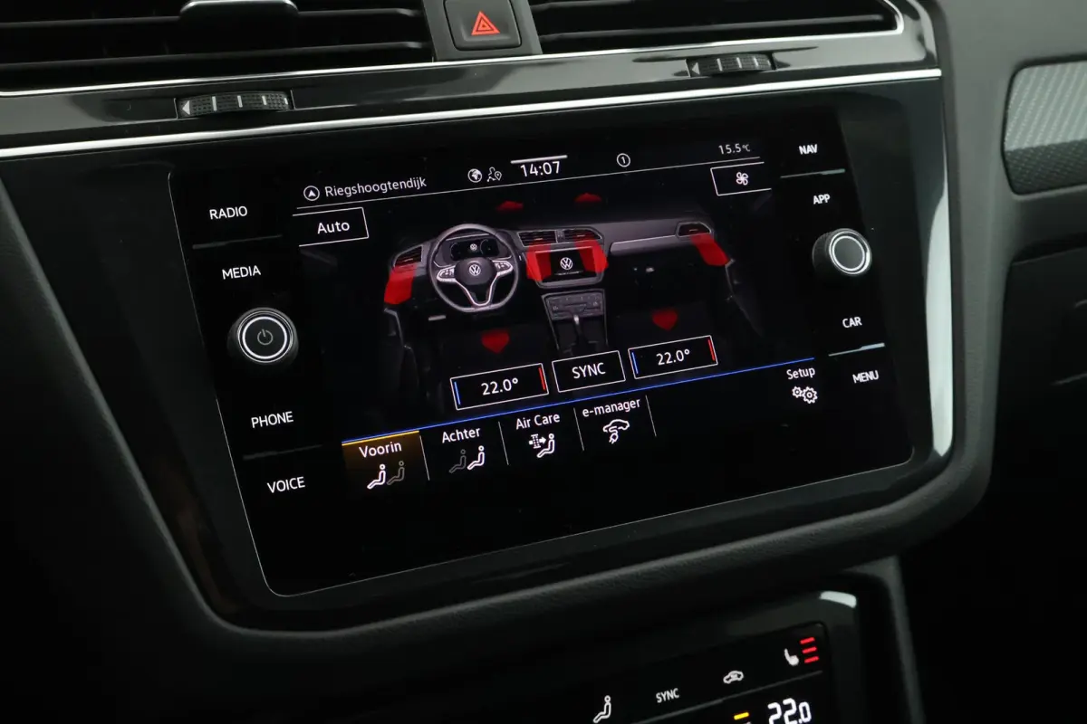 1.4 TSI 245pk eHybrid R-Line Business Black Style Trekhaak Camera Keyless Stoelverwarming Virtual Cockpit Navigatie Panoramadak