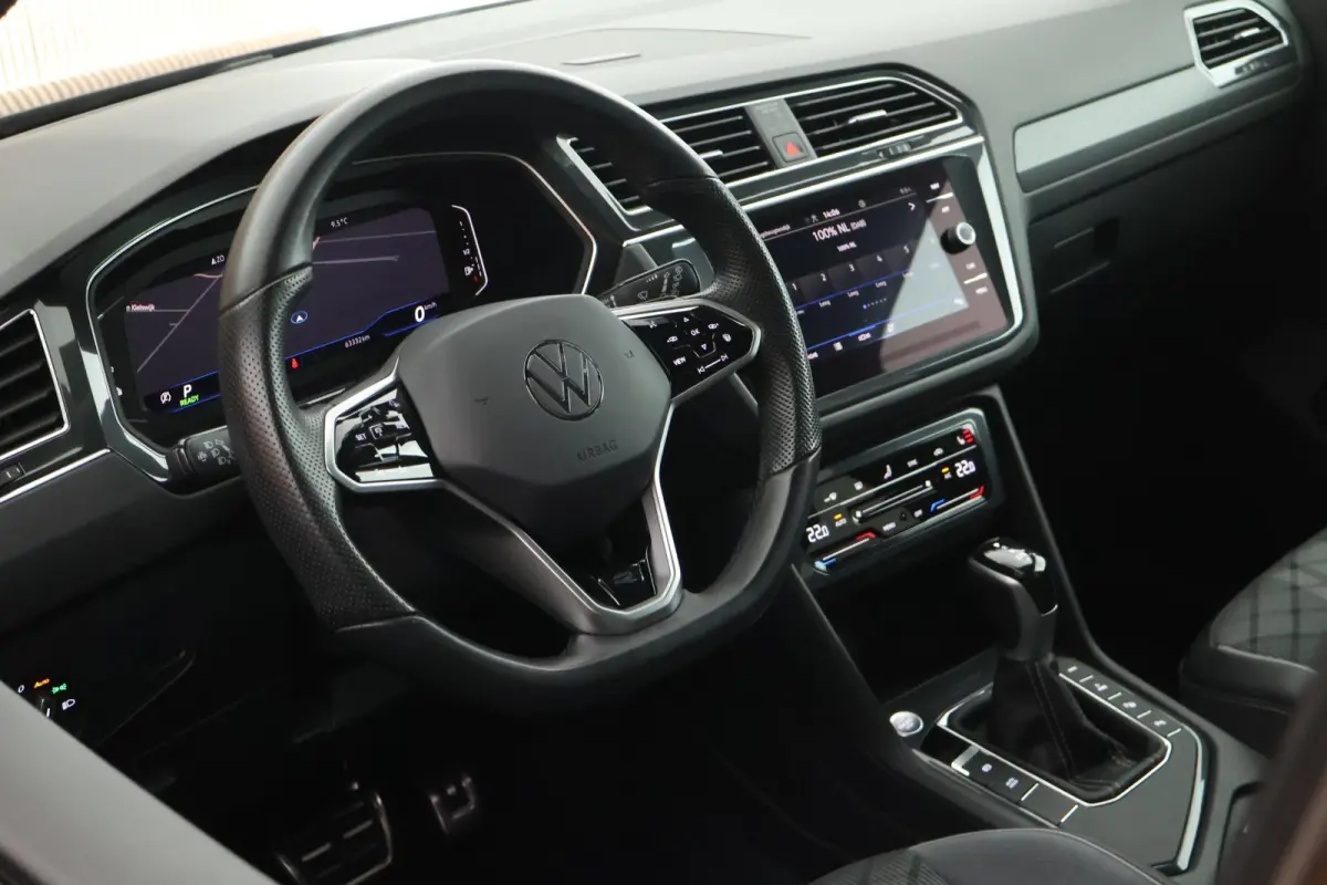 1.4 TSI 245pk eHybrid R-Line Business Black Style Trekhaak Camera Keyless Stoelverwarming Virtual Cockpit Navigatie Panoramadak