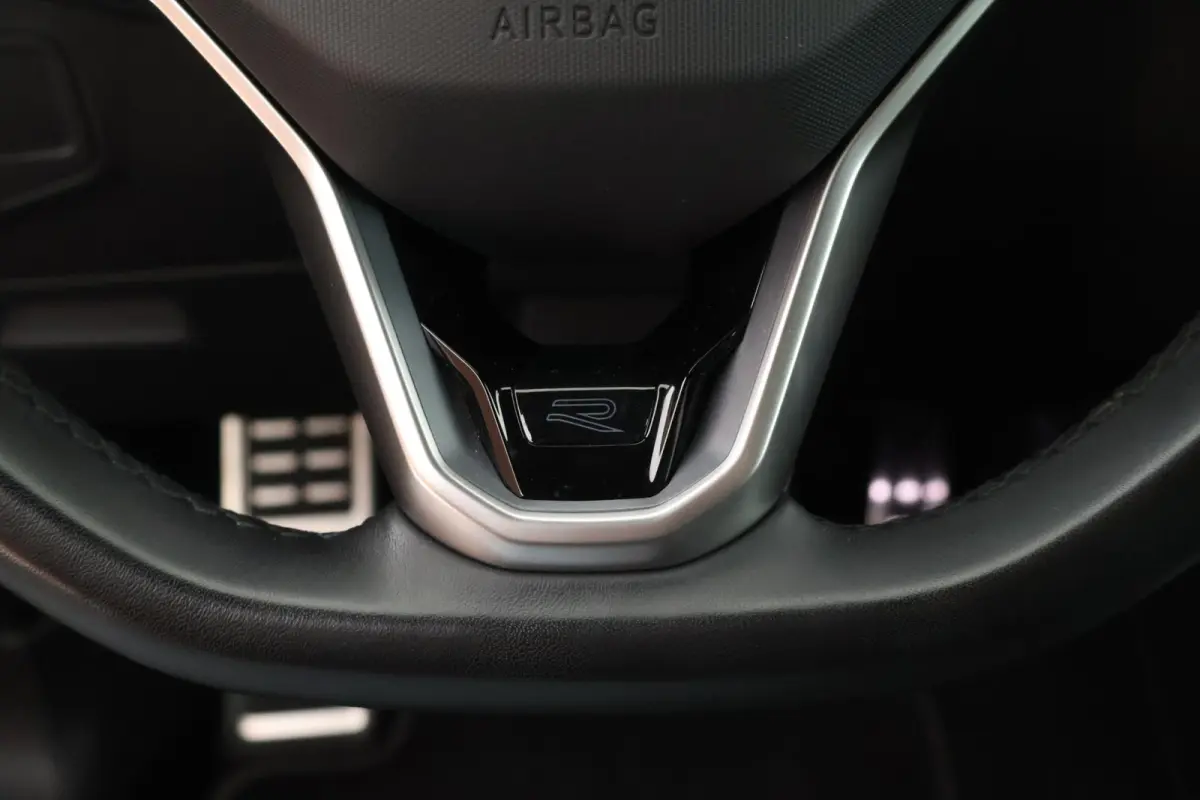 1.4 TSI 245pk eHybrid R-Line Business Black Style Trekhaak Camera Keyless Stoelverwarming Virtual Cockpit Navigatie Panoramadak
