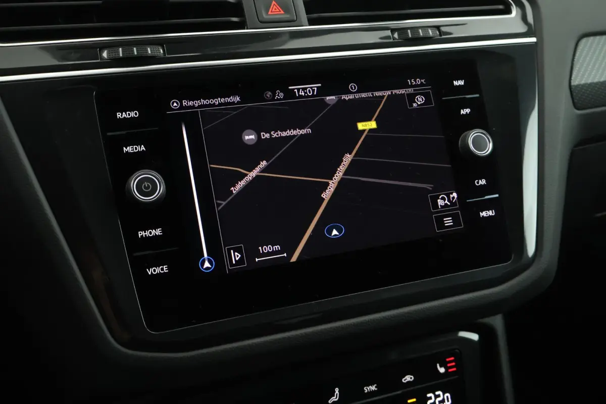 1.4 TSI 245pk eHybrid R-Line Business Black Style Trekhaak Camera Keyless Stoelverwarming Virtual Cockpit Navigatie Panoramadak