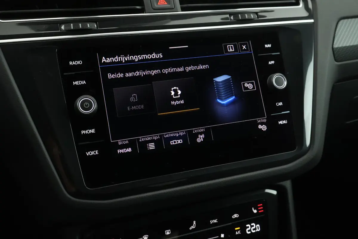 1.4 TSI 245pk eHybrid R-Line Business Black Style Trekhaak Camera Keyless Stoelverwarming Virtual Cockpit Navigatie Panoramadak