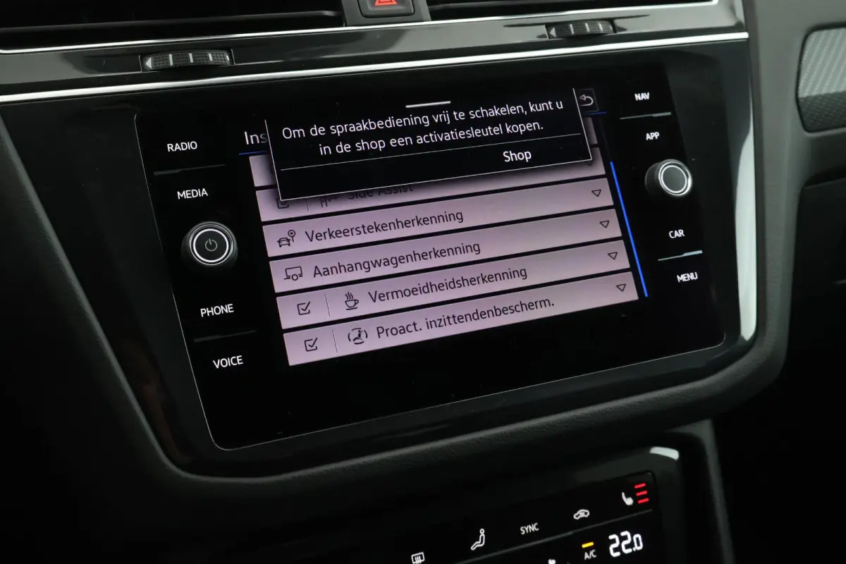 1.4 TSI 245pk eHybrid R-Line Business Black Style Trekhaak Camera Keyless Stoelverwarming Virtual Cockpit Navigatie Panoramadak