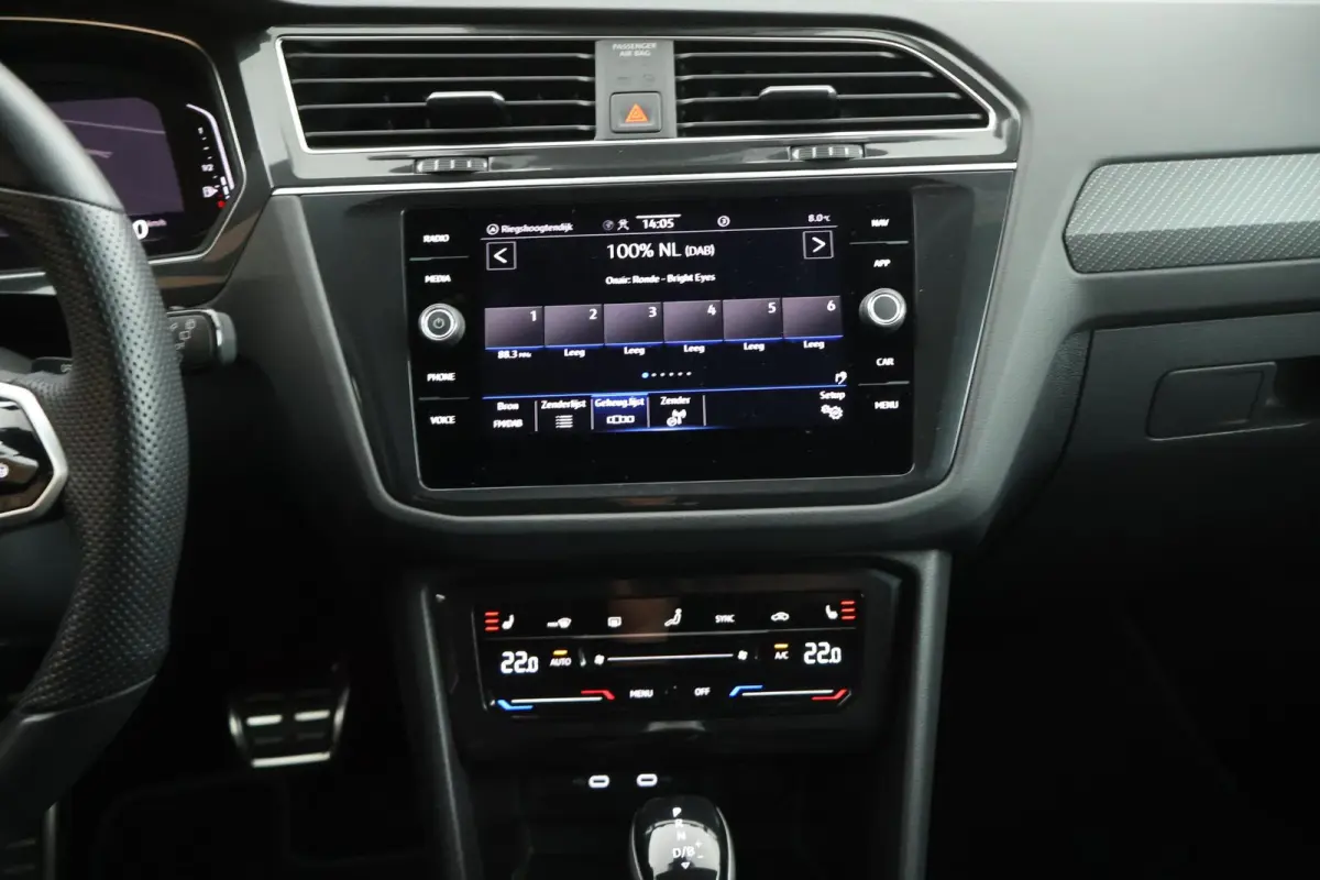 1.4 TSI 245pk eHybrid R-Line Business Black Style Trekhaak Camera Keyless Stoelverwarming Virtual Cockpit Navigatie Panoramadak