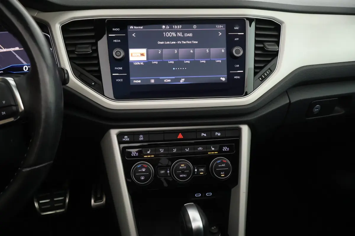 1.5 TSI 150pk DSG R-Line Trekhaak LED Beats Virtual cockpit Camera Adaptive cruise