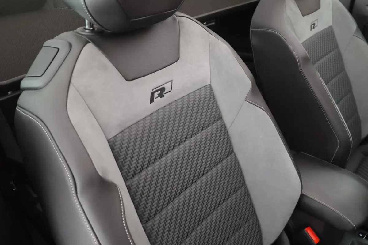 1.5 TSI 150pk DSG R-Line Trekhaak LED Beats Virtual cockpit Camera Adaptive cruise