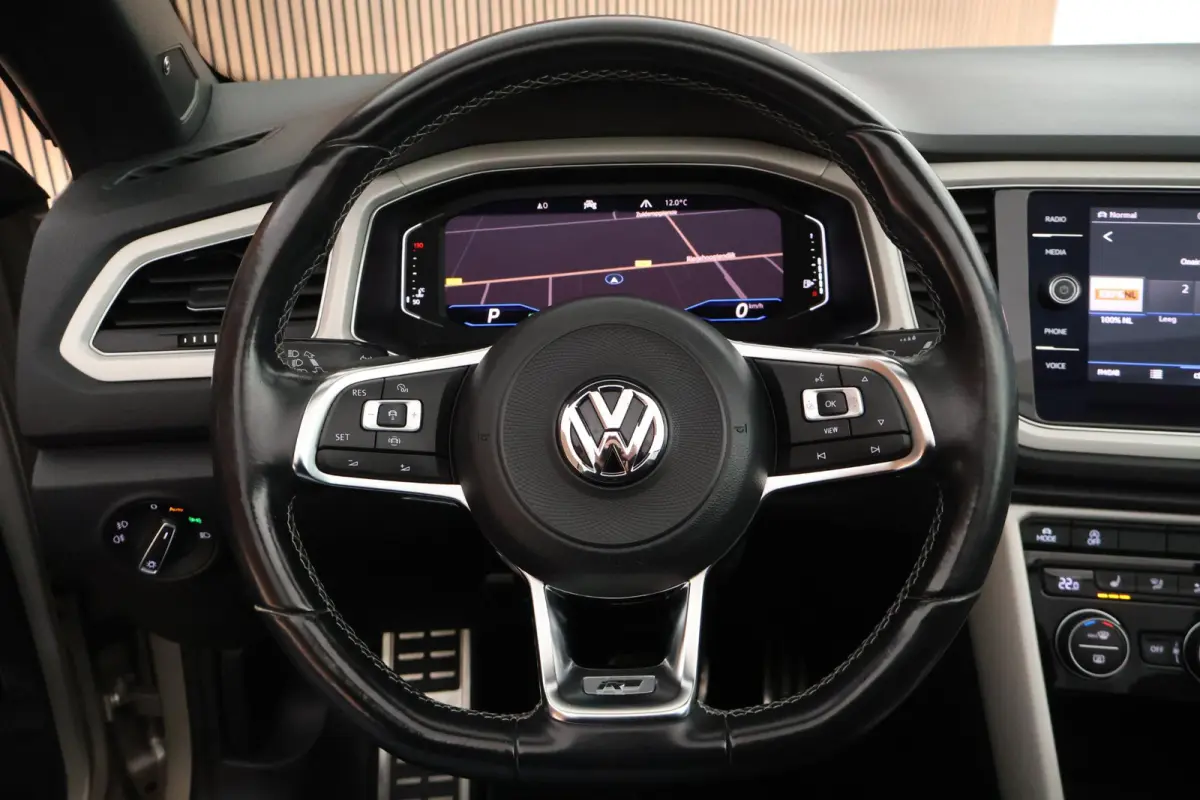 1.5 TSI 150pk DSG R-Line Trekhaak LED Beats Virtual cockpit Camera Adaptive cruise