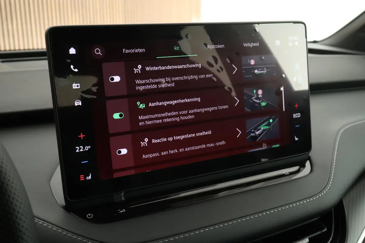 85 286pk Sportline Trekhaak Camera Warmtepomp Stoelverwarming Keyless Navigatie