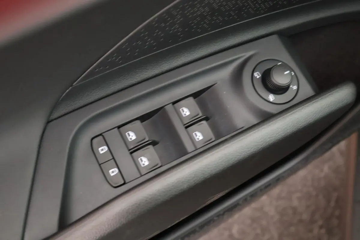 85 286pk Sportline Trekhaak Camera Warmtepomp Stoelverwarming Keyless Navigatie