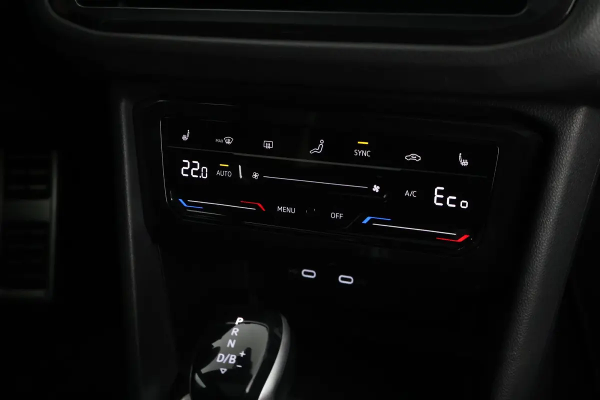 1.4 TSI 245pk eHybrid R-Line Business+ DCC Panoramadak Leder Memory 360camera Keyless Stoelverwarming Virtual Cockpit Navigatie