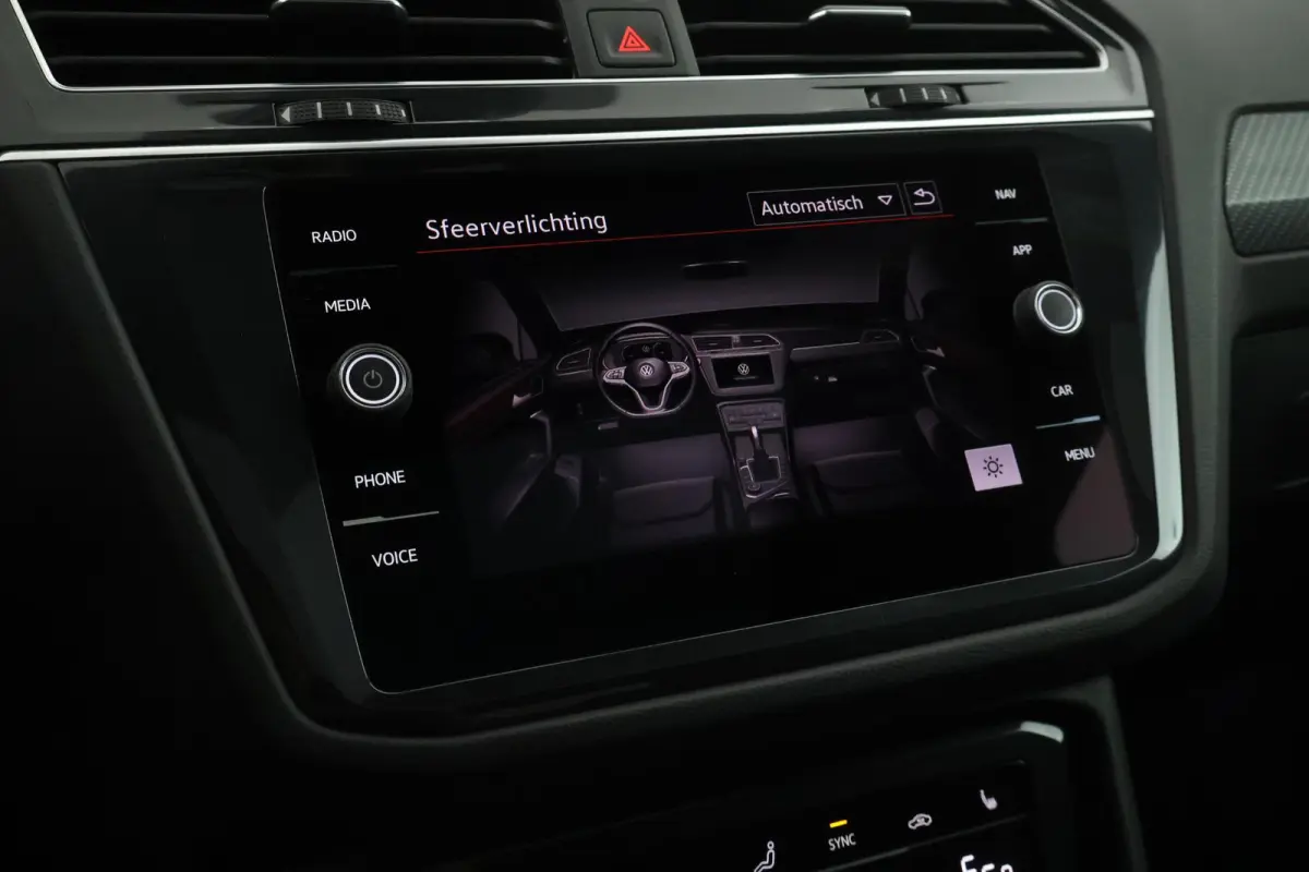 1.4 TSI 245pk eHybrid R-Line Business+ DCC Panoramadak Leder Memory 360camera Keyless Stoelverwarming Virtual Cockpit Navigatie