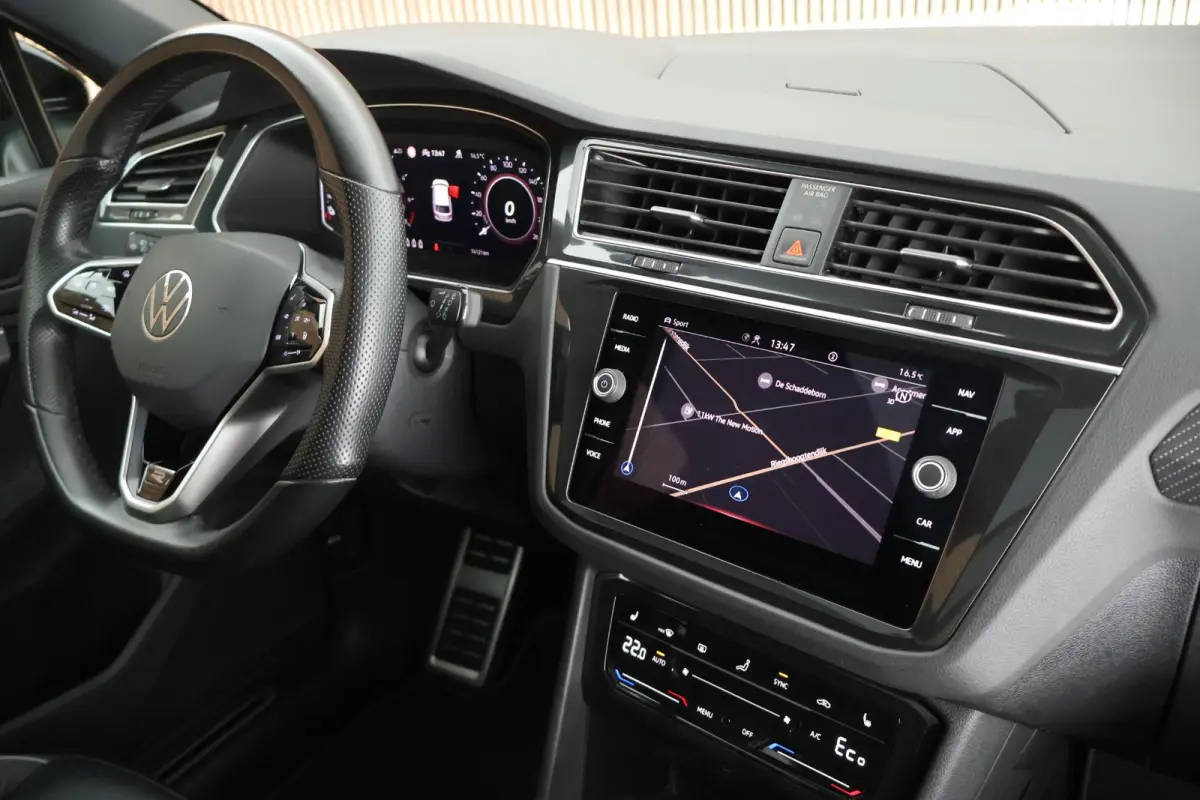 1.4 TSI 245pk eHybrid R-Line Business+ DCC Panoramadak Leder Memory 360camera Keyless Stoelverwarming Virtual Cockpit Navigatie