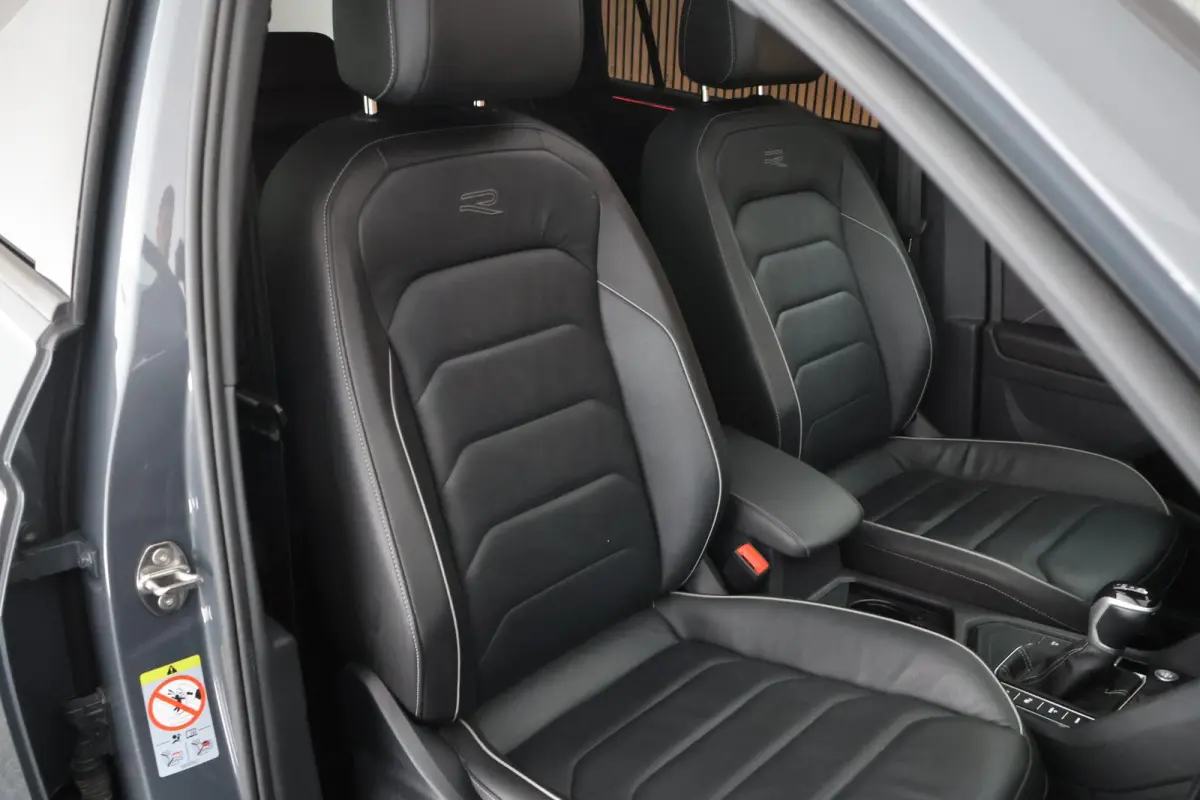 1.4 TSI 245pk eHybrid R-Line Business+ DCC Panoramadak Leder Memory 360camera Keyless Stoelverwarming Virtual Cockpit Navigatie