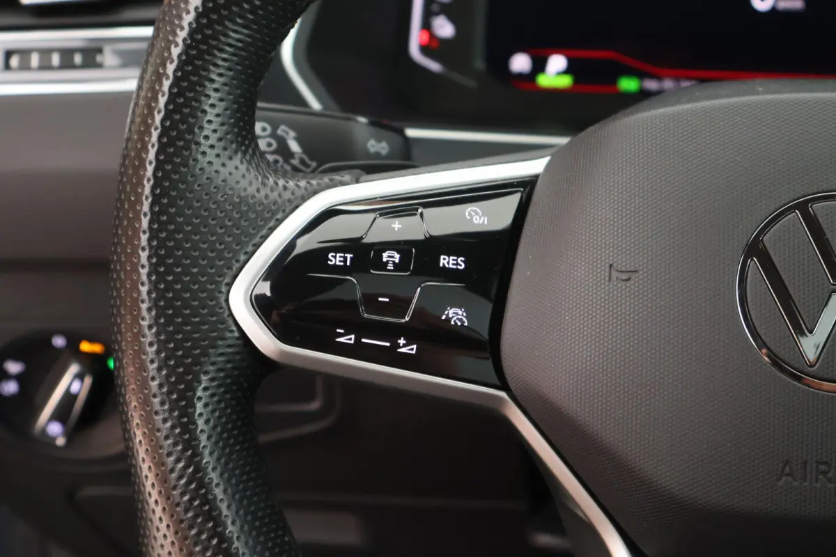 1.4 TSI 245pk eHybrid R-Line Business+ DCC Panoramadak Leder Memory 360camera Keyless Stoelverwarming Virtual Cockpit Navigatie