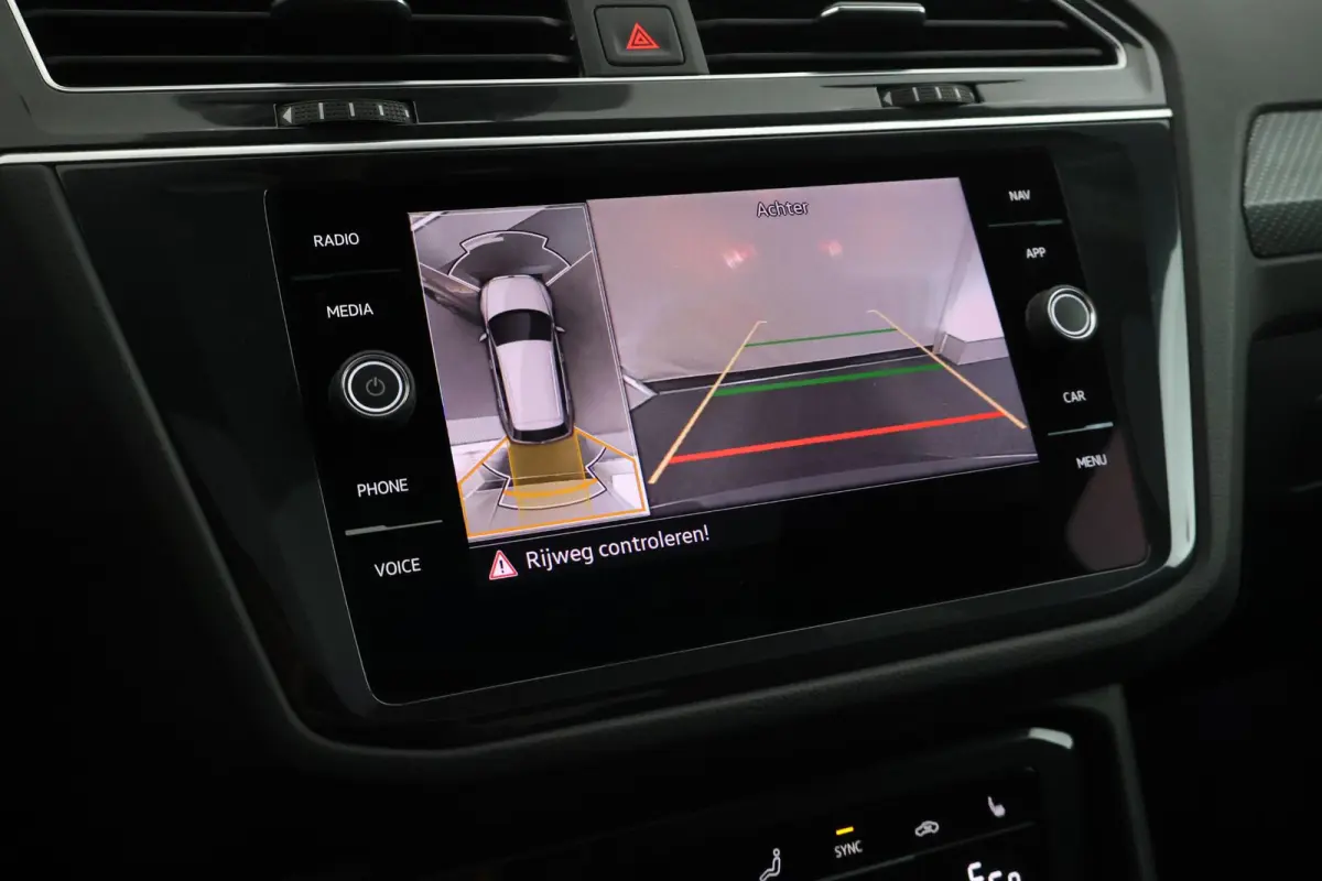 1.4 TSI 245pk eHybrid R-Line Business+ DCC Panoramadak Leder Memory 360camera Keyless Stoelverwarming Virtual Cockpit Navigatie