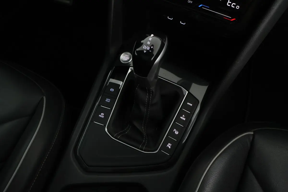 1.4 TSI 245pk eHybrid R-Line Business+ DCC Panoramadak Leder Memory 360camera Keyless Stoelverwarming Virtual Cockpit Navigatie
