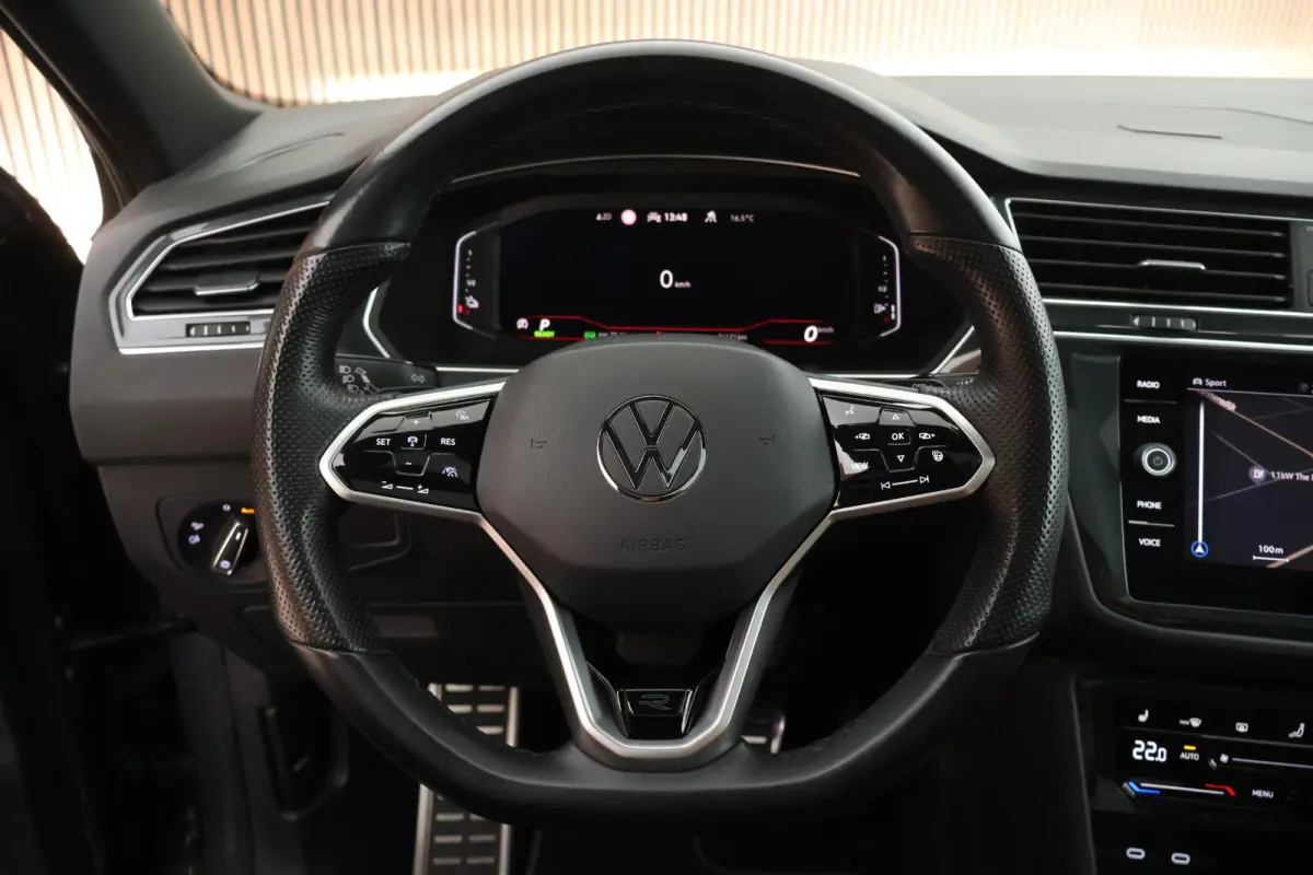 1.4 TSI 245pk eHybrid R-Line Business+ DCC Panoramadak Leder Memory 360camera Keyless Stoelverwarming Virtual Cockpit Navigatie