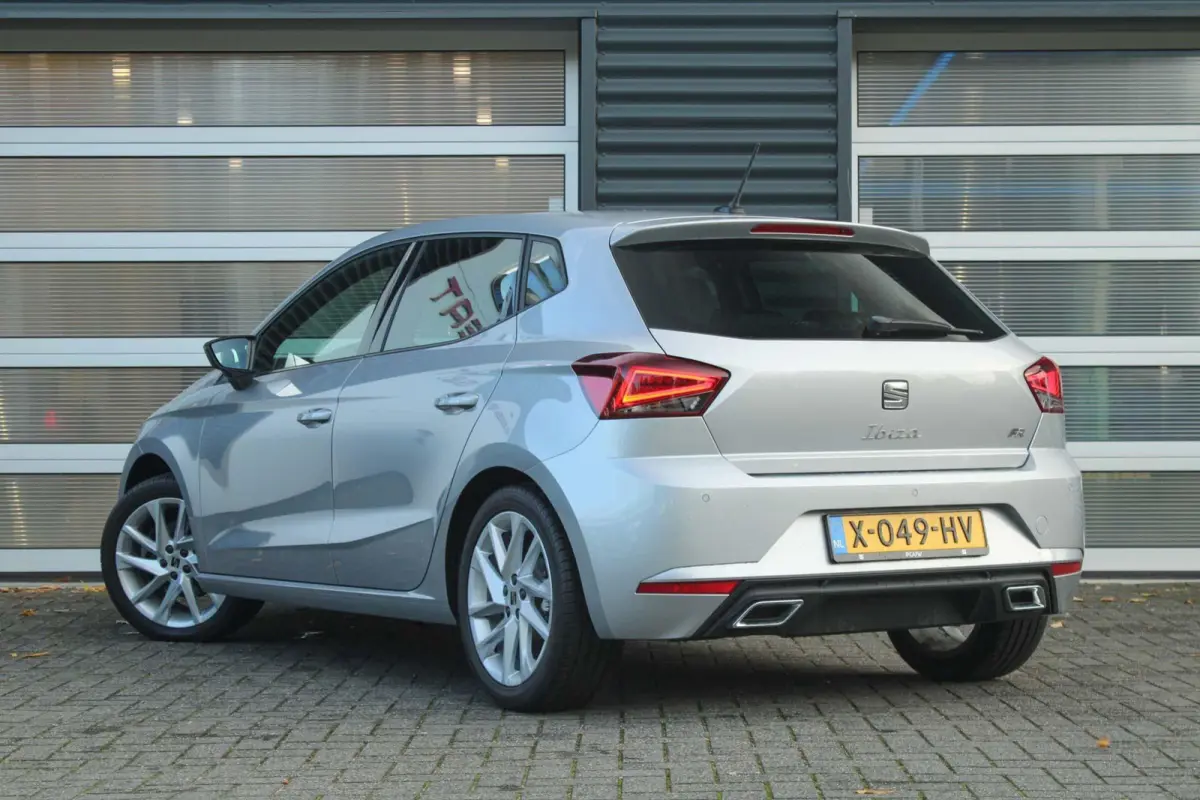 1.0 EcoTSI 110pk FR Business Intense | Stoelverwarming | Cruise Control | Climate Control | Parkeersensoren | Apple CarPlay / Android Auto