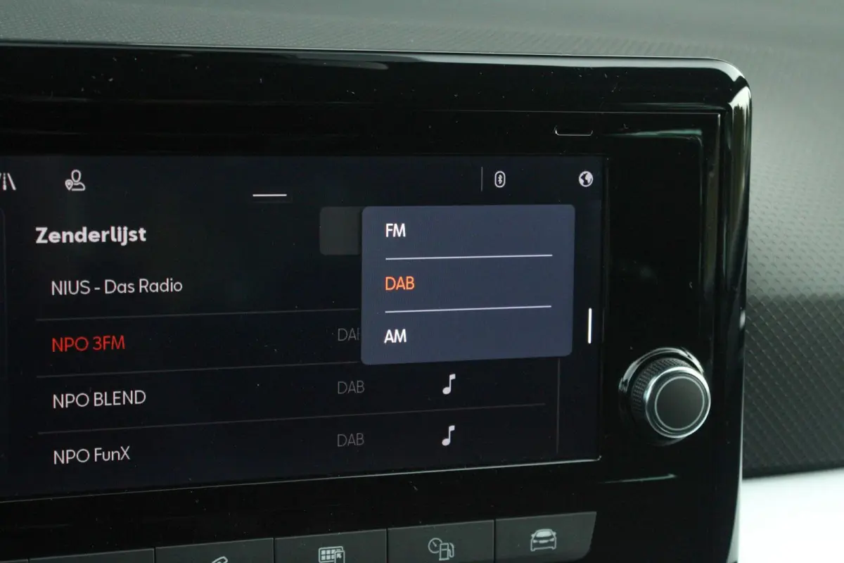 1.0 EcoTSI 110pk FR Business Intense | Stoelverwarming | Cruise Control | Climate Control | Parkeersensoren | Apple CarPlay / Android Auto