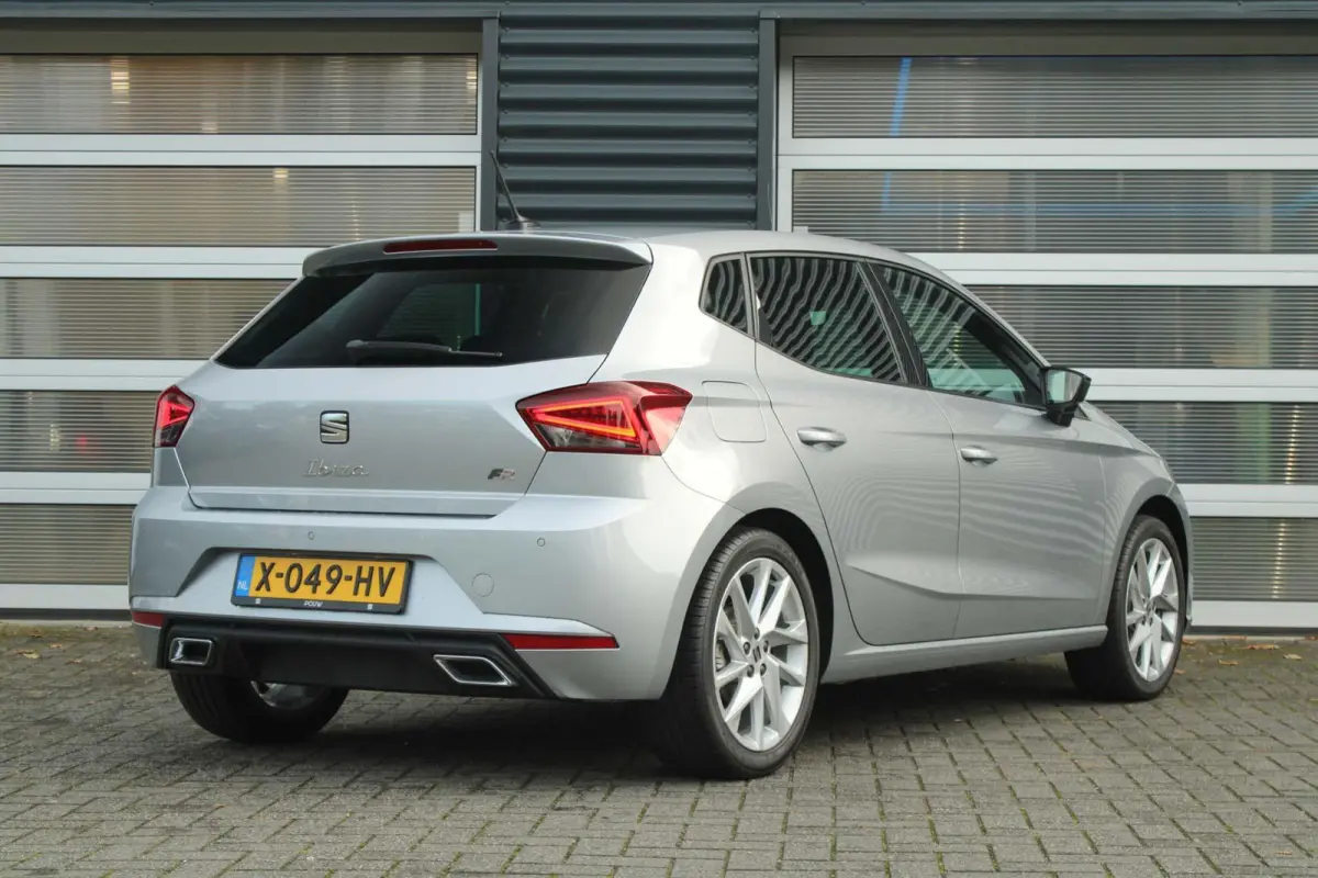 1.0 EcoTSI 110pk FR Business Intense | Stoelverwarming | Cruise Control | Climate Control | Parkeersensoren | Apple CarPlay / Android Auto