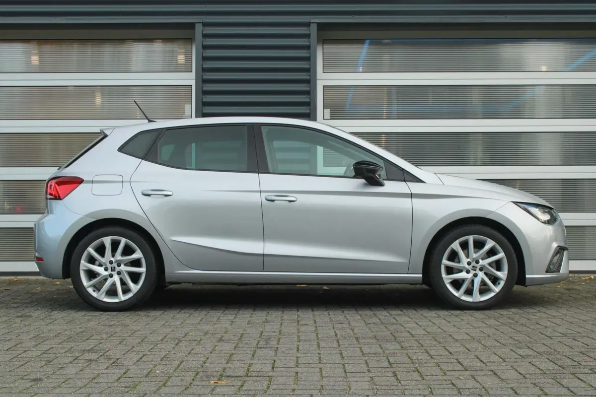 1.0 EcoTSI 110pk FR Business Intense | Stoelverwarming | Cruise Control | Climate Control | Parkeersensoren | Apple CarPlay / Android Auto
