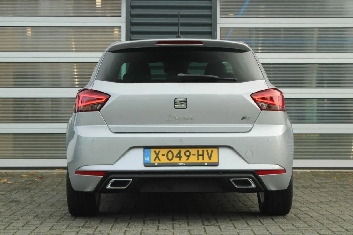 1.0 EcoTSI 110pk FR Business Intense | Stoelverwarming | Cruise Control | Climate Control | Parkeersensoren | Apple CarPlay / Android Auto
