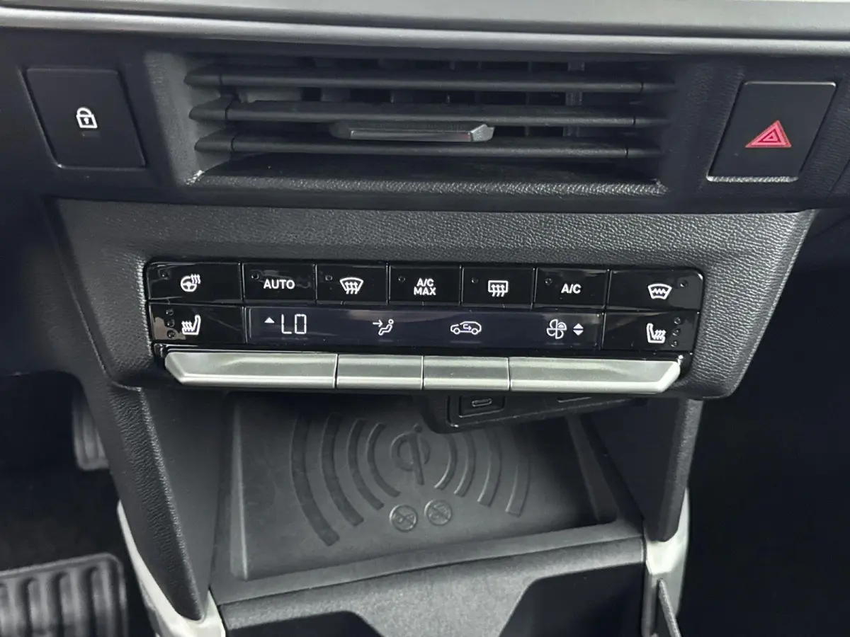 1.2 Turbo Hybrid GS Stoel/Stuur verwarming | Camera| AGR Stoel| LM Velgen| Apple Carplay/Android Auto