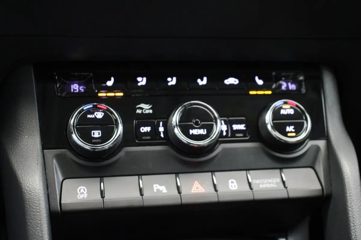 1.5 TSI ACT Business Edition Automaat - Trekhaak, Carplay, Camera, Clima, Stoelverw.