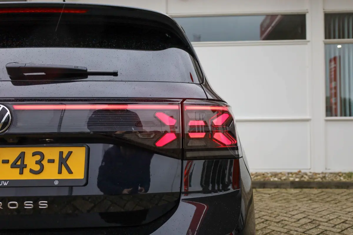 1.0 TSI 115pk DSG R-Line | IQ Matrix LED | Achteruitrijcamera | Navigatie | Stoelverwarming