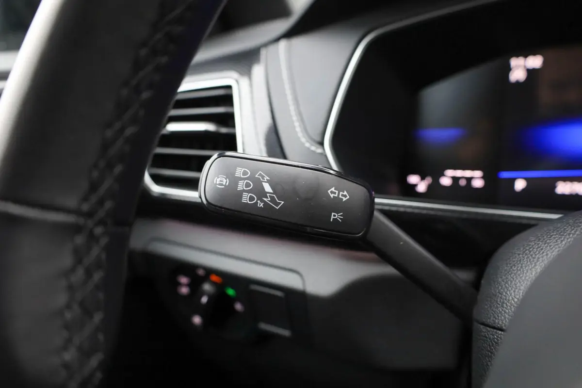 1.0 TSI 115pk DSG R-Line | IQ Matrix LED | Achteruitrijcamera | Navigatie | Stoelverwarming