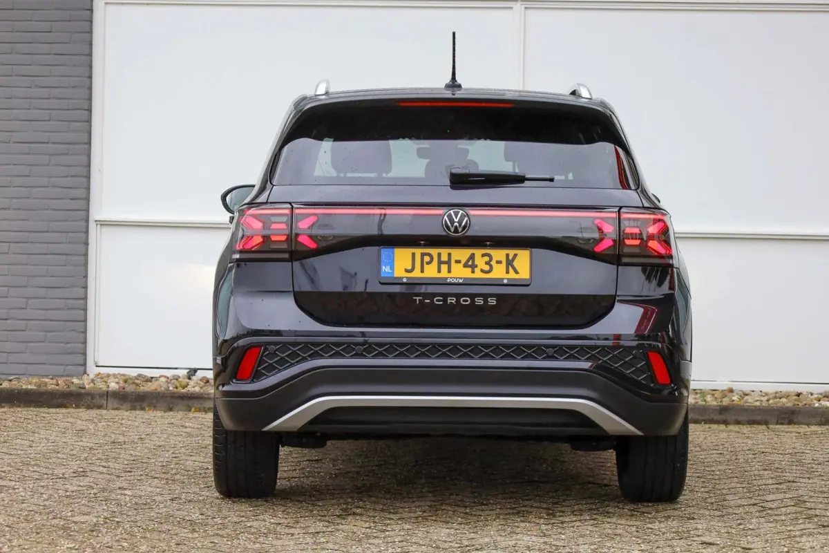 1.0 TSI 115pk DSG R-Line | IQ Matrix LED | Achteruitrijcamera | Navigatie | Stoelverwarming