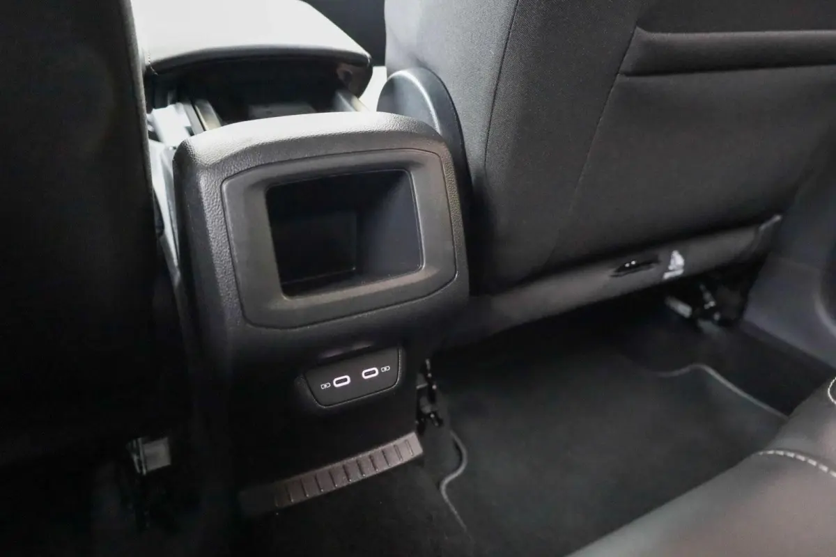 1.0 TSI 115pk DSG R-Line | IQ Matrix LED | Achteruitrijcamera | Navigatie | Stoelverwarming