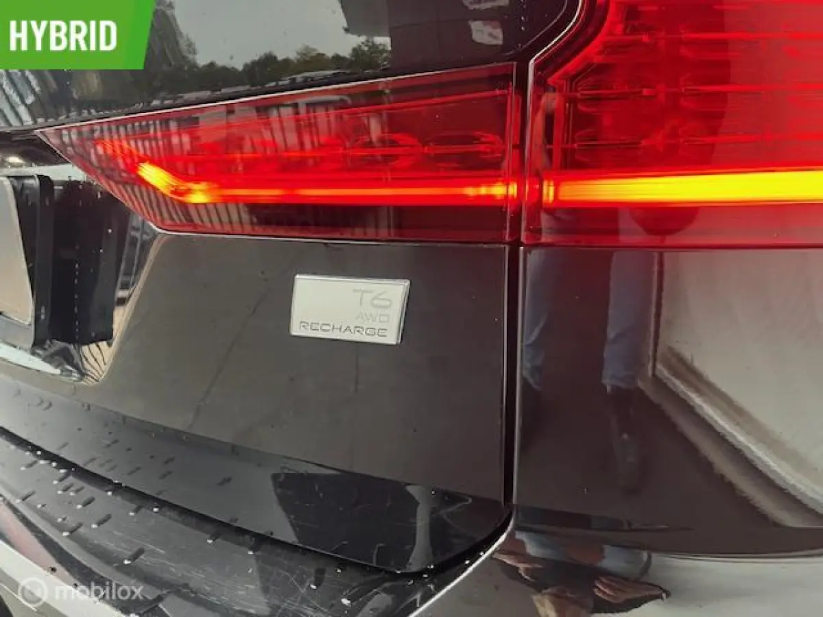 2.0 T6 Plug-in hybrid AWD Ultimate Dark