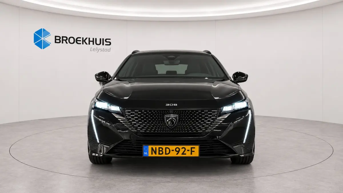 1.2 HYBRID 136PK GT PACK AUTOMAAT / NAVI / LEDER / CLIMA / PDC / 18" LMV / CAMERA / KEYLESS / FULL-LED / BLUETOOTH / ADAPT. CRUISECONTROL / 1E EIGENAAR / NIEUWSTAAT !!